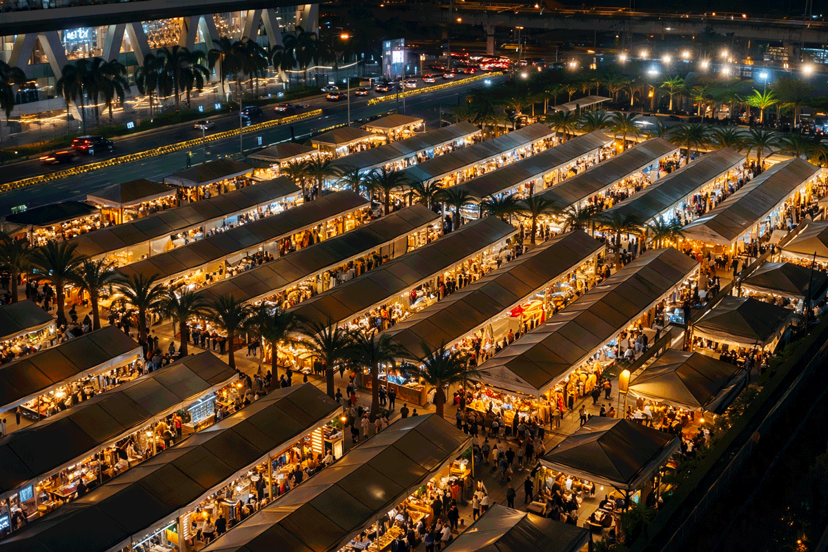 Jodd Fairs nocny market w Bangkoku