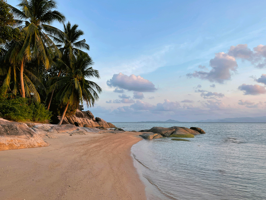 Koh Samui w Tajlandii - widok na plażę podczas planowania pobytu
