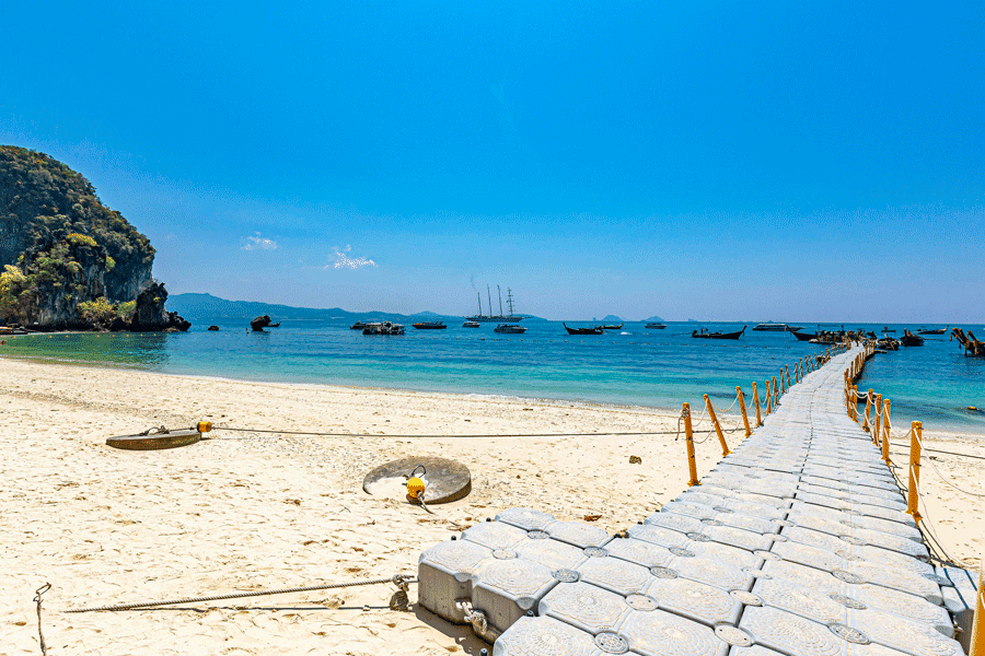 Krabi co robić: wapienne klify, plaża i łodzie longtail w prowincji Krabi