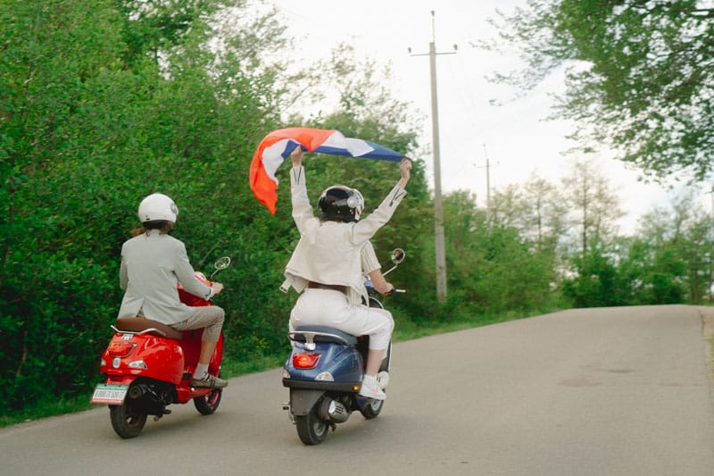 Jazda motocyklem po górskiej drodze w Tajlandii